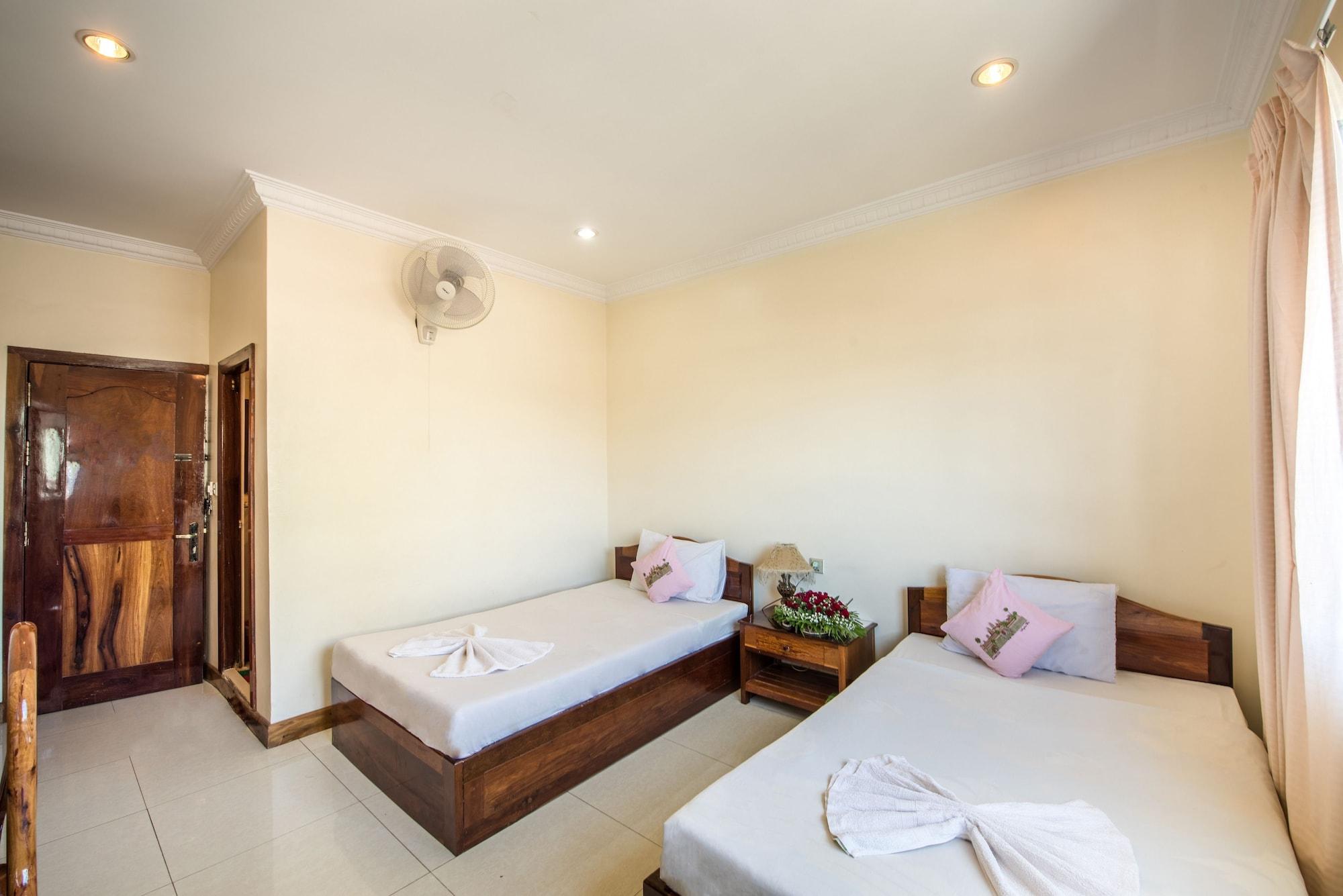 Seng Hout Hotel 3*