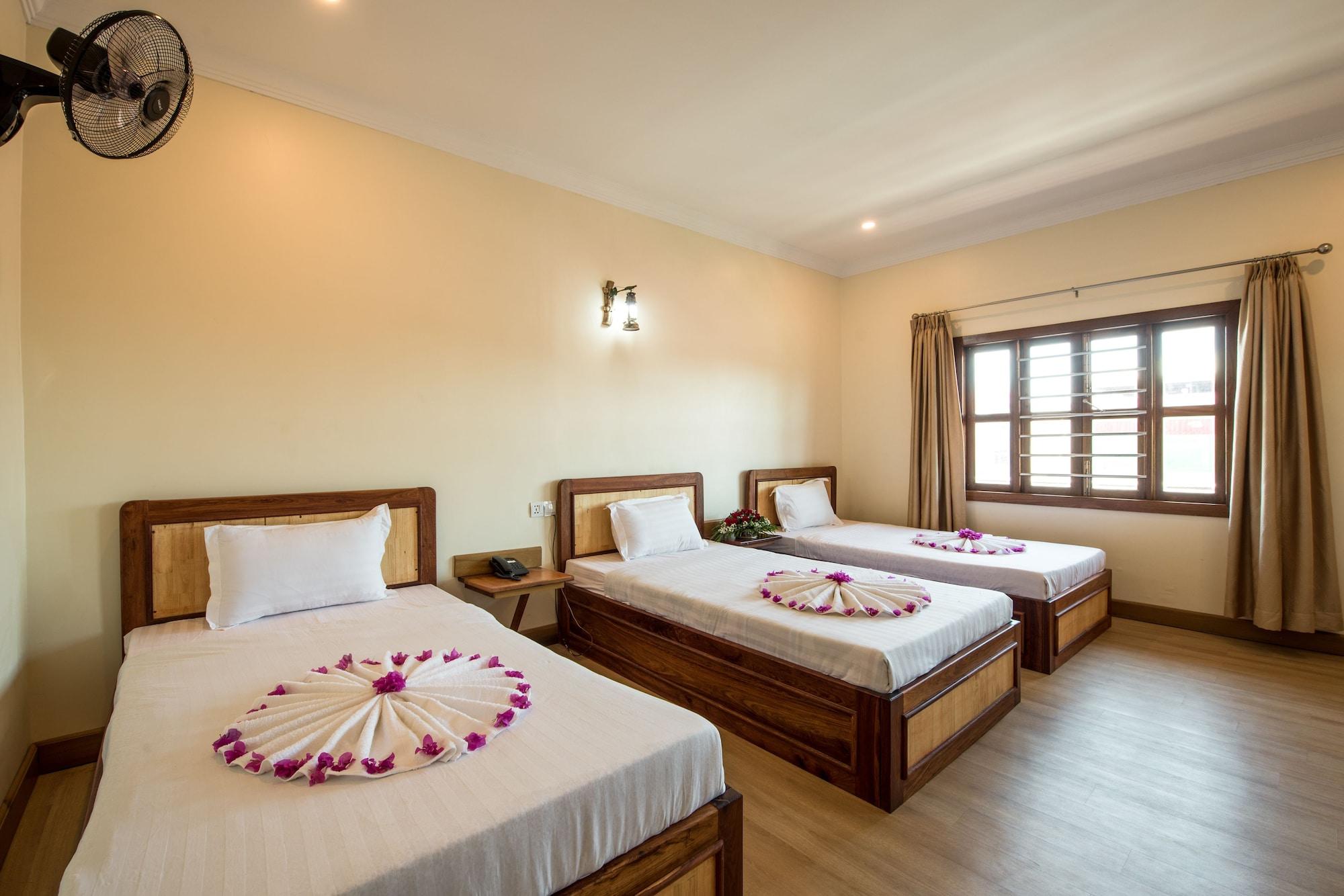 Seng Hout Hotel 3*