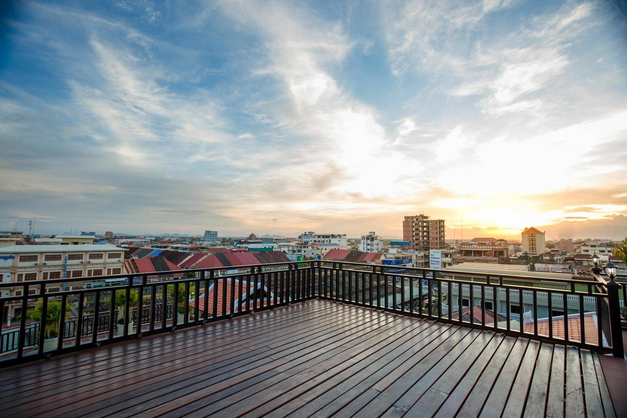 Seng Hout Hotel 3*
